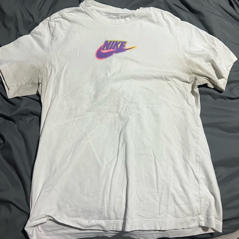 Men’s Nike T-Shirt Size Medium